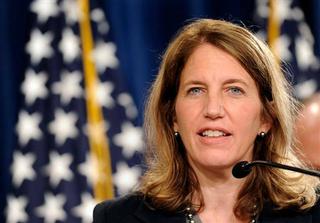 En esta imagen del 28 de julio de 2014, la secretaria de Salud y Servicios Sociales, Sylvia Burwell, habla en Washington. / Foto por:  Susan Walsh, archivo Foto AP